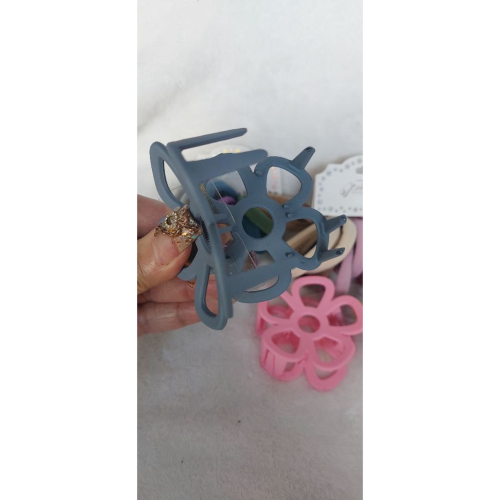 Hair Bundle#2 Multicolor Hair accessories - Picture 2 of 4